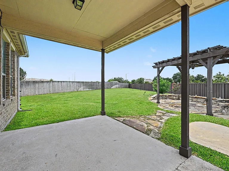 2302 Blue Jay Ln — Photo 33