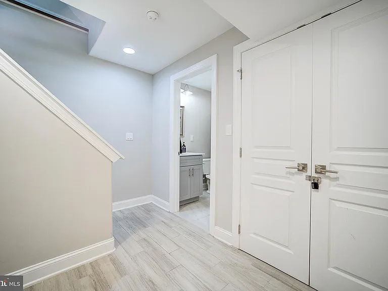 1513 S Lambert St — Photo 19