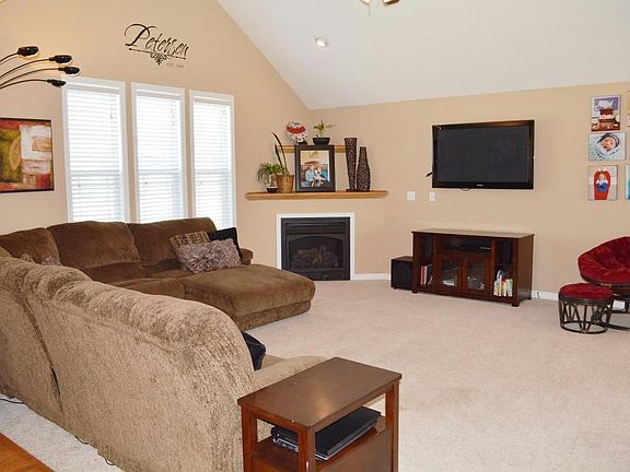 4th image of 209 N Sparrow Ln