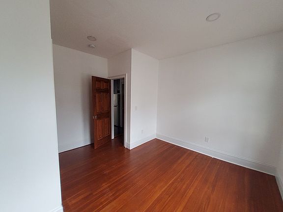 5th image of 347 Alden Ave APT 2