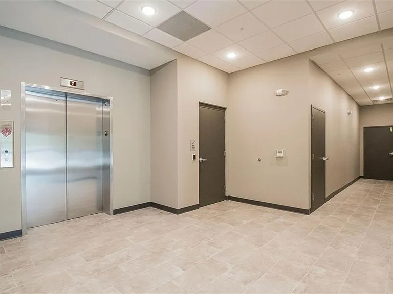 329 12th Ave SE #200 — Photo 9
