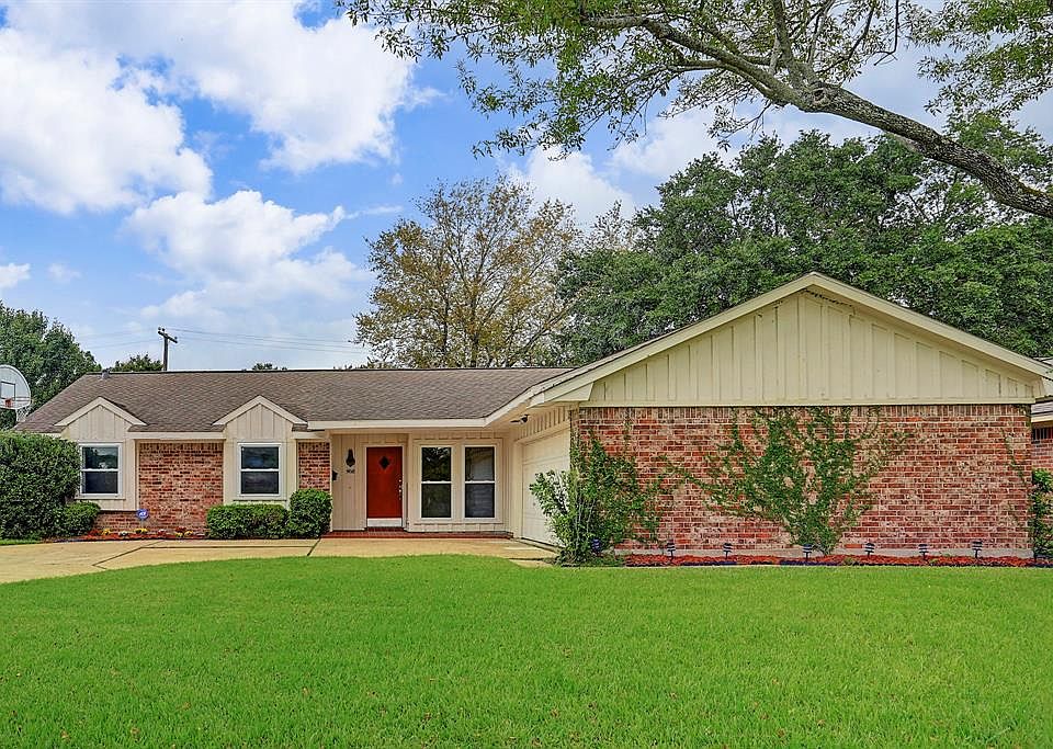 2nd image of 9018 Landsdowne Dr