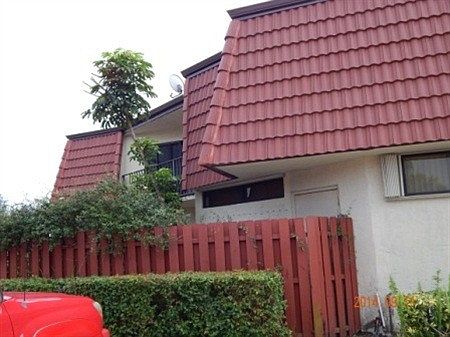 3rd image of 3813 Victoria Dr