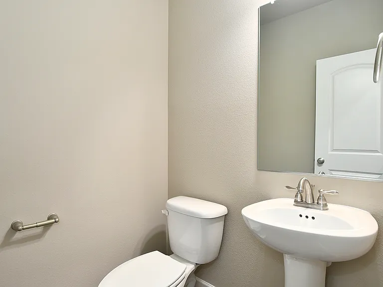 3625 NE Spruce Dr — Photo 10