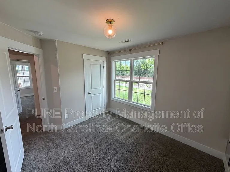 1204 W Airline Ave — Photo 16