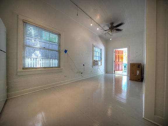 3rd image of 742 Windsor Ln #1