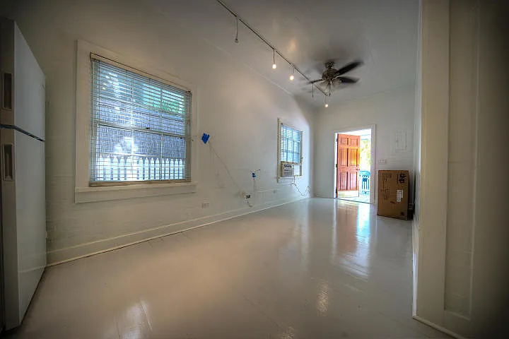 742 Windsor Ln #1 — Photo 3