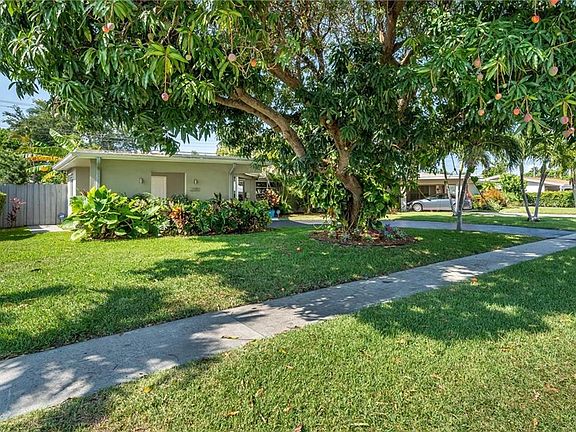 4th image of 2251 NE 61st Ct