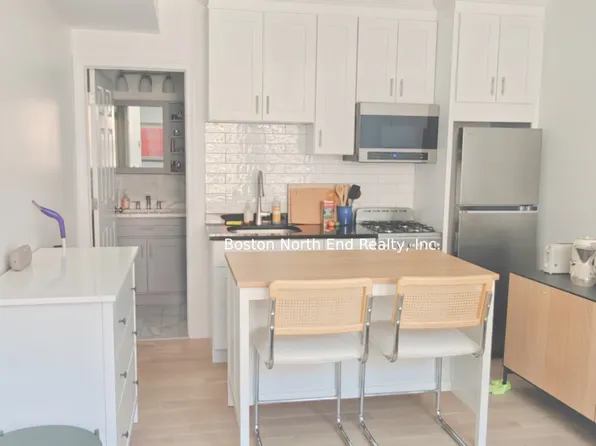 130 Salem St APT 2, Boston, MA 02113