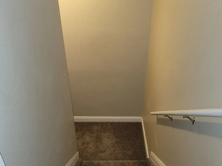 305 Holbrook St — Photo 25