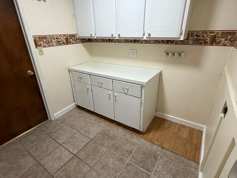 412 S Duke Ave — Photo 12