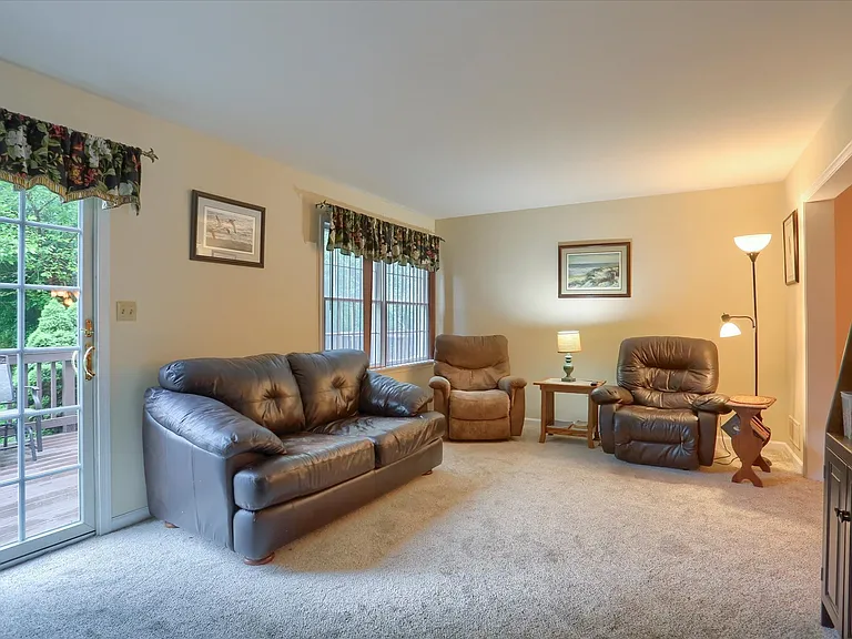 4083 Caissons Ct — Photo 3