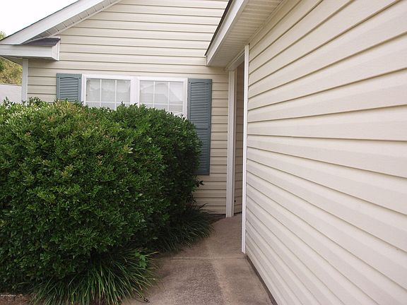 2nd image of 1201 Saint Charles Cir