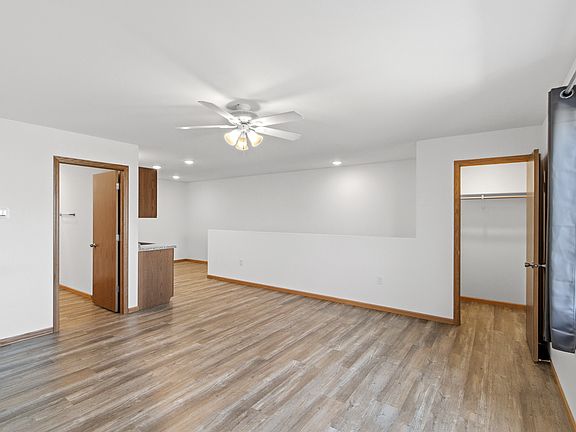 3rd image of 1450 Peterson Dr APT 305