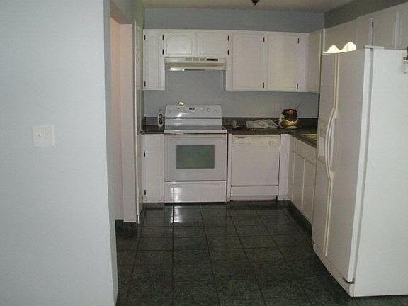 4th image of 220 N Deerfield Dr