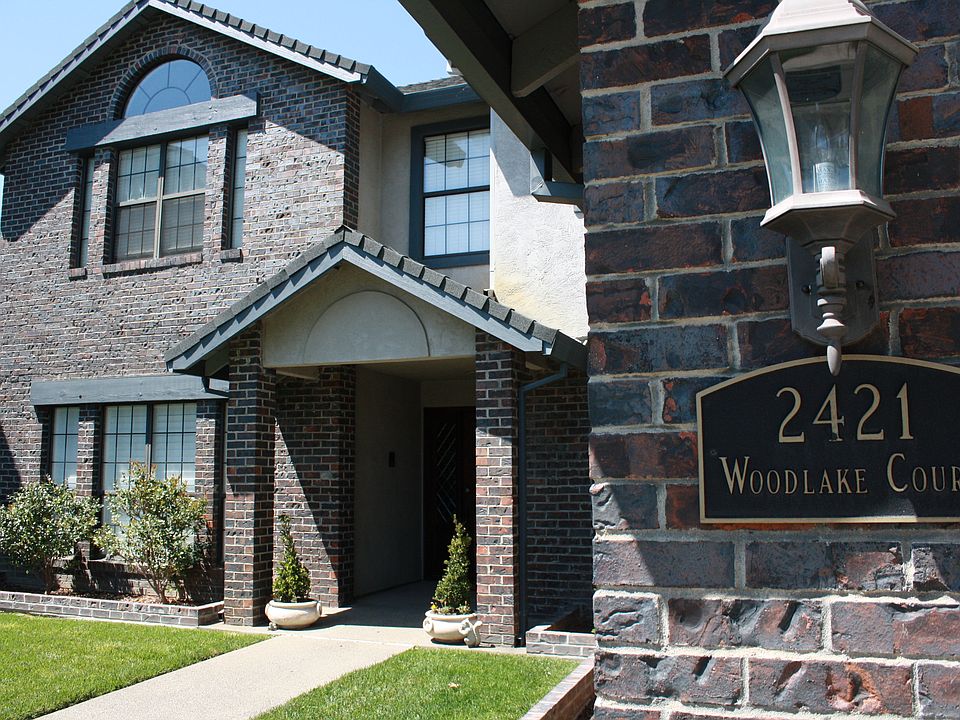 1st image of 2421 Woodlake Ct