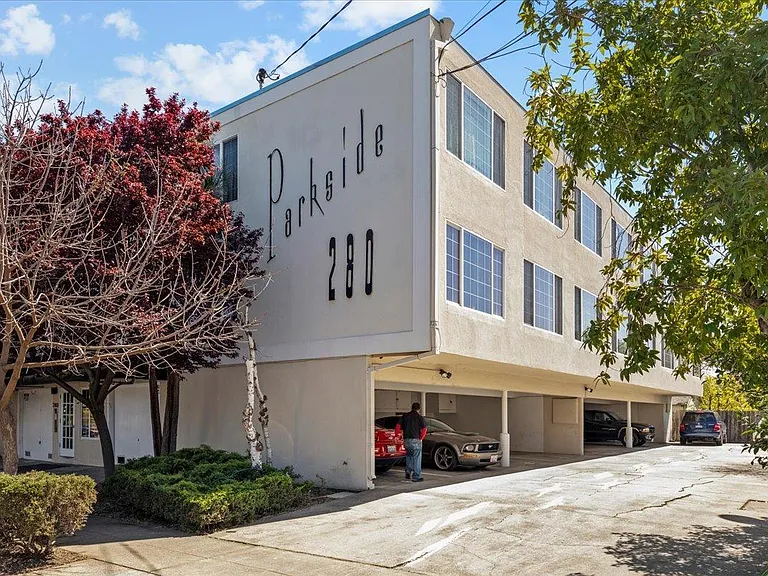 280 Howland St #303 — Photo 20