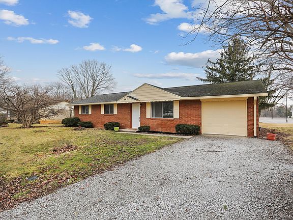 2nd image of 641 Lake View Dr