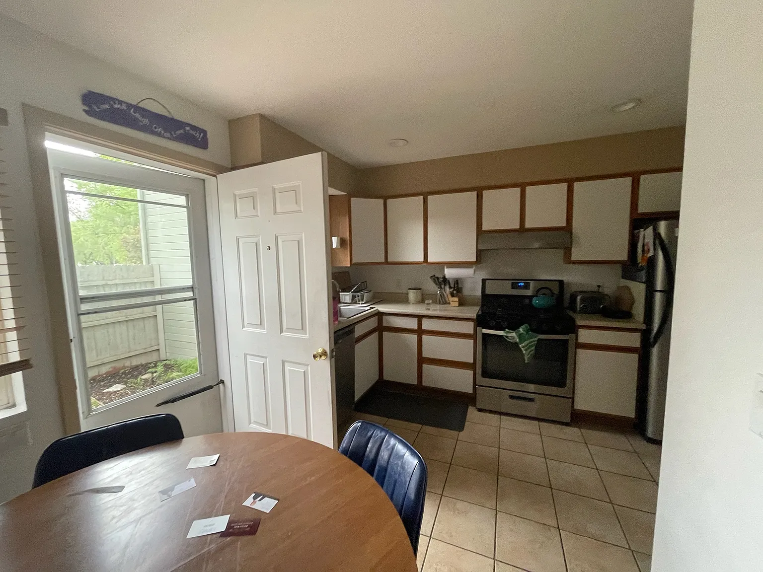 3 bed, 2.5 bath, 1344 sqft, $4,300 — Photo 3