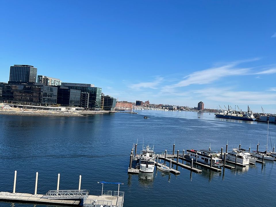 Views of the harbor from every room!