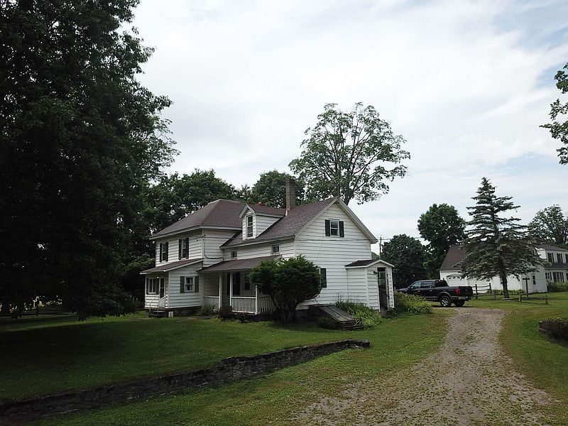 2nd image of 514 PARTRIDGE HILL Road