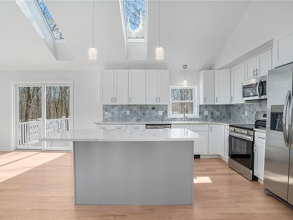 4th image of 71 Woodmist Way
