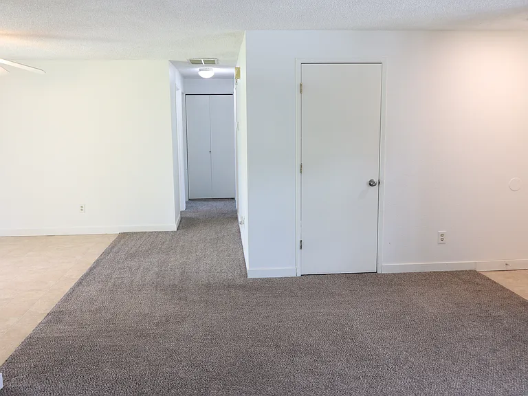 220 Pierce Ave — Photo 7