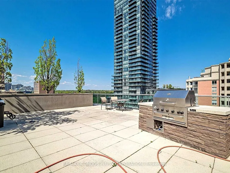 18 Yorkville Ave #2505 — Photo 42