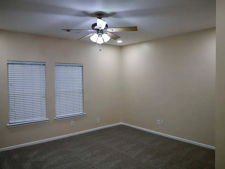 7407 Saxon Hill Ln — Photo 11