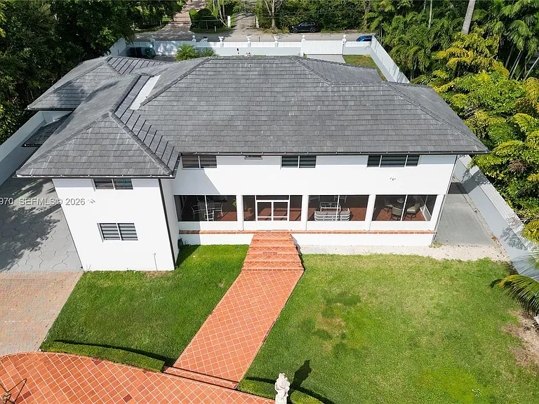 12040 SW 43rd St — Photo 4