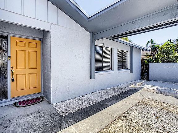 2nd image of 409 San Leandro Dr