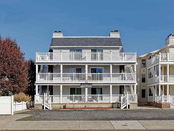 2nd image of 113 37th St #2B