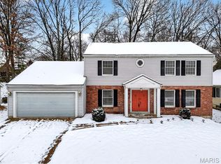 15556 Country Ridge Dr, Chesterfield, MO 63017