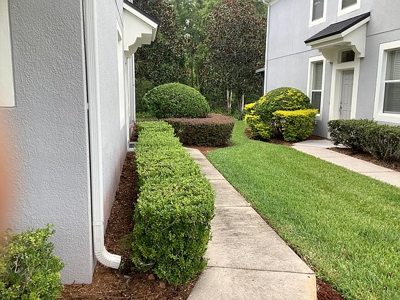 4th image of 940 Rock Harbor Ave