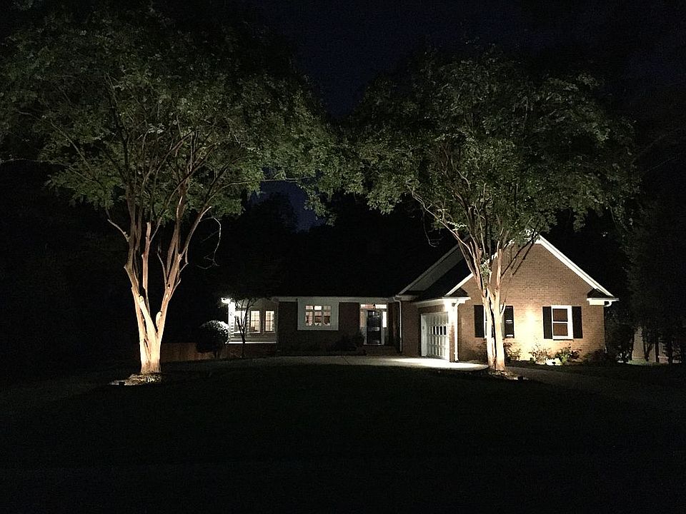 1st image of 404 Jefferson Dr
