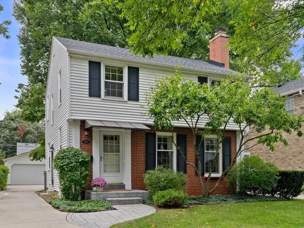 5265 North Shoreland AVENUE, Whitefish Bay, WI 53217