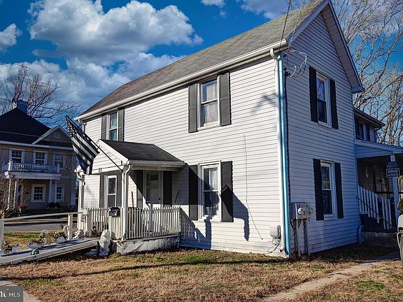 2nd image of 11 W Chestnut St