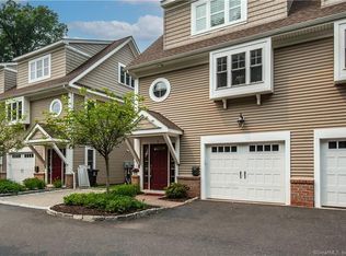 1092 Farmington Ave APT D, West Hartford, CT 06107