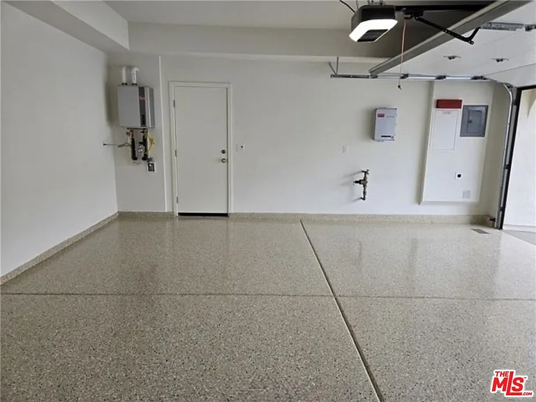 113 Escala — Photo 33