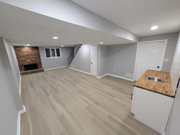 7718 Kenwood Ave — Photo 19