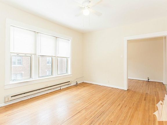 4th image of 622 W Barry Ave #0