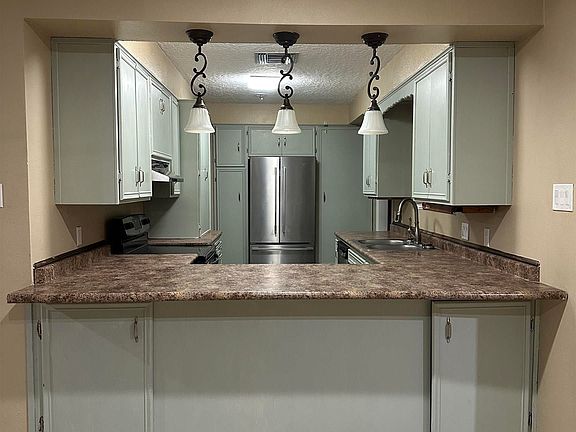 5th image of 400 Swinging Spear Rd