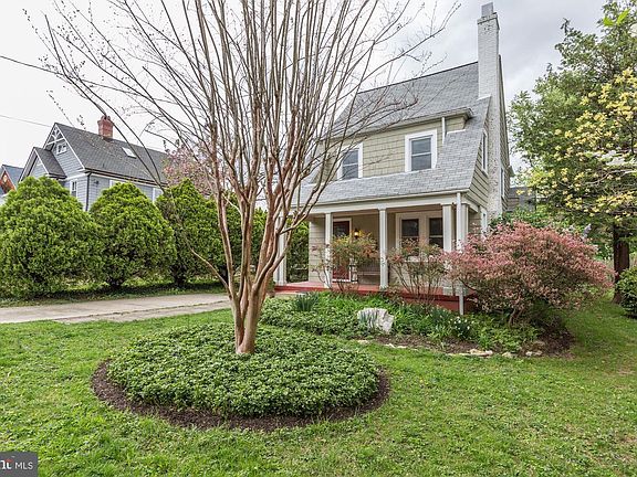 3rd image of 3703 Farragut Ave