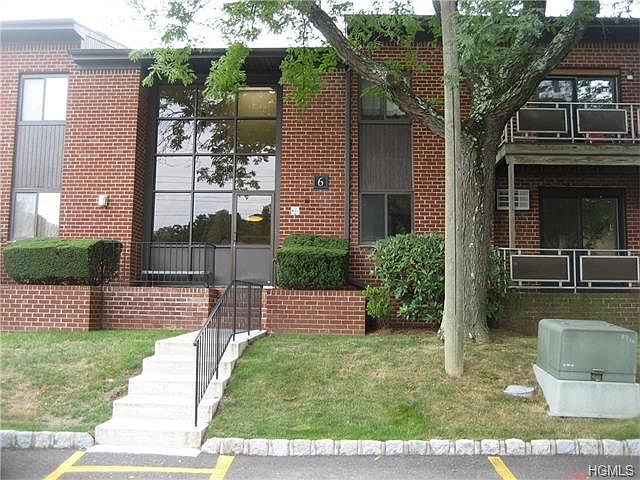 1st image of 6 Charles Ln APT 1D
