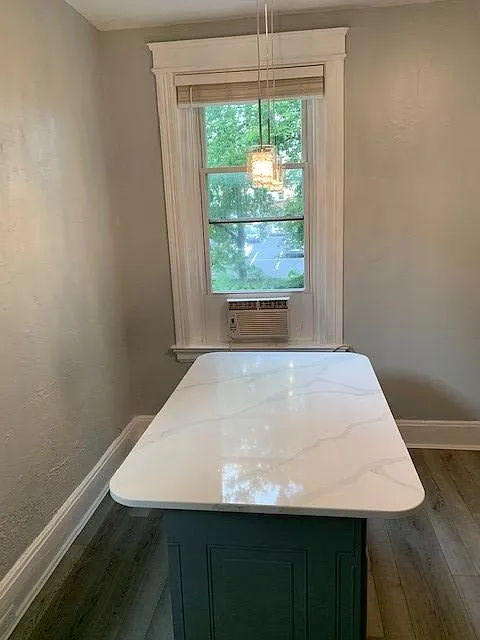 4 bed, 2700 sqft, $2,800 — Photo 2