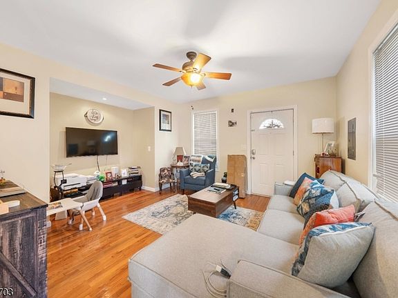 5th image of 272 W. Main Street