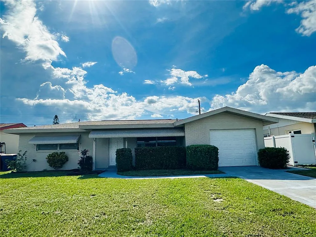 2 bed, 1.5 bath, 1077 sqft, $2,200 — Photo 1