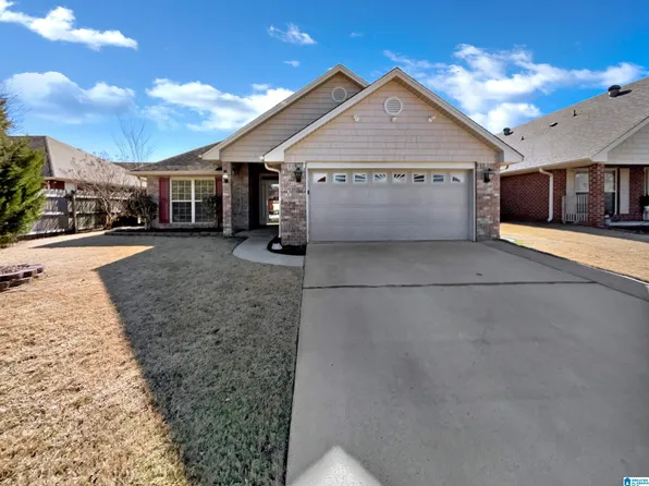 1062 Lexington Dr, Moody, AL 35004