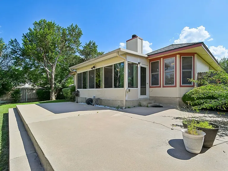 916 Moon Glow Dr — Photo 15