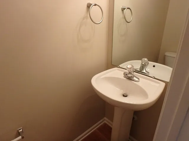 121 Hampton Lake Dr — Photo 9